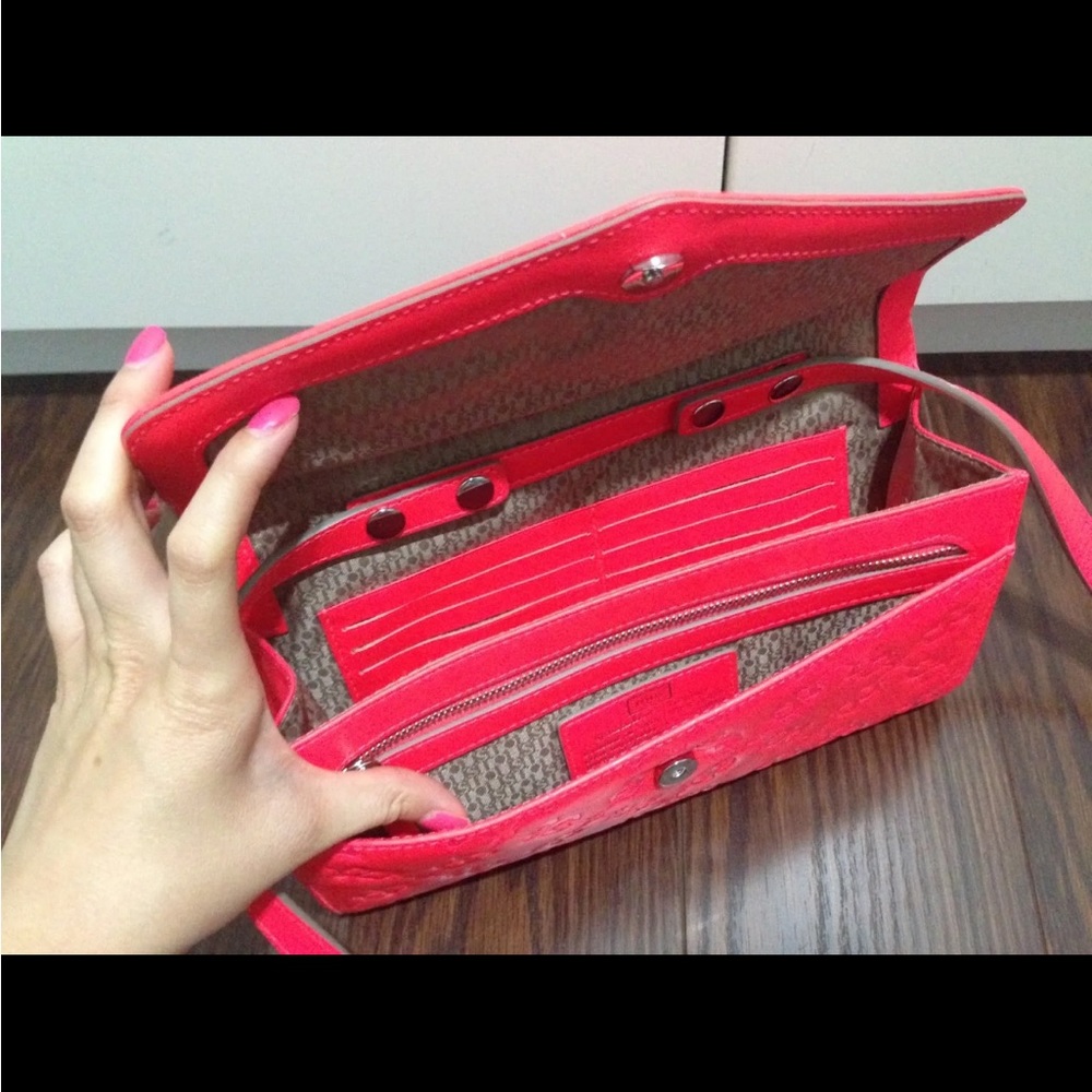 TOUS Bright Pink Clutch/ Cross Body Handbag - Picture 4 of 6